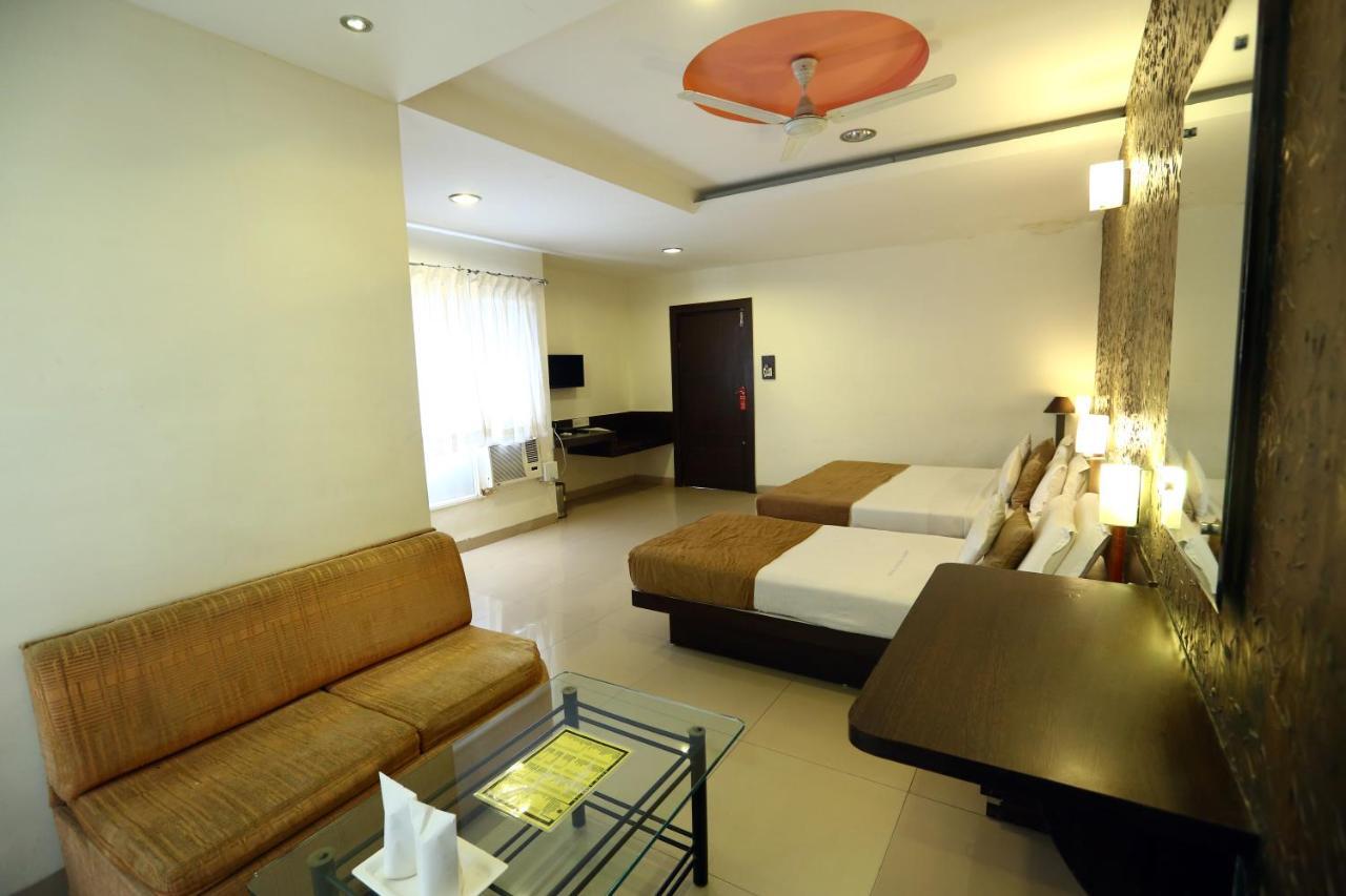 Hotel Paradise Индаур Экстерьер фото