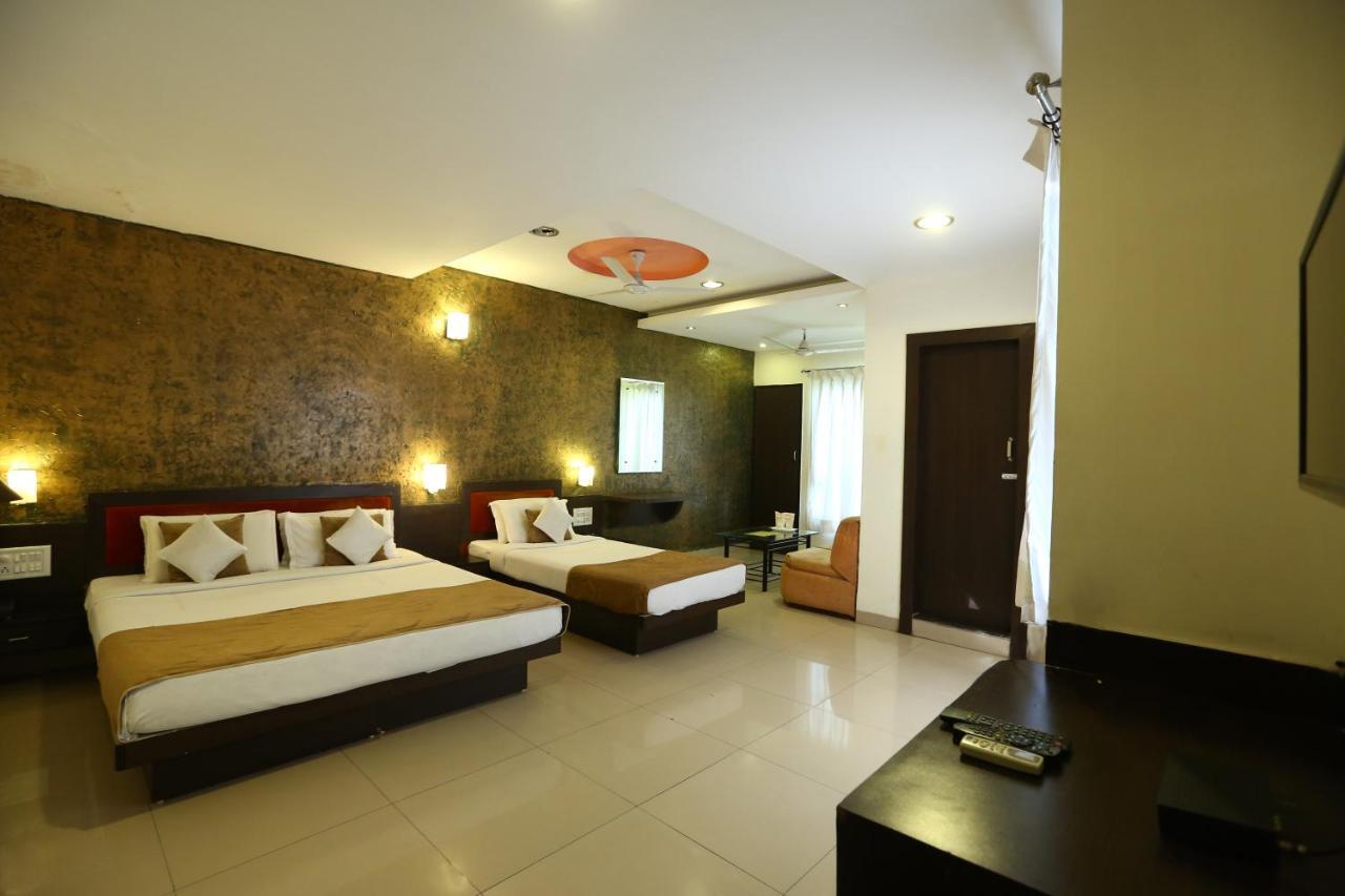 Hotel Paradise Индаур Экстерьер фото